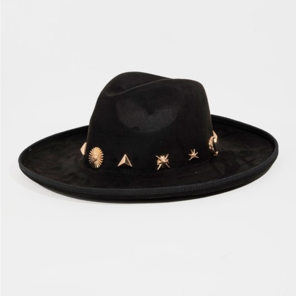 BLACK CHARM HAT